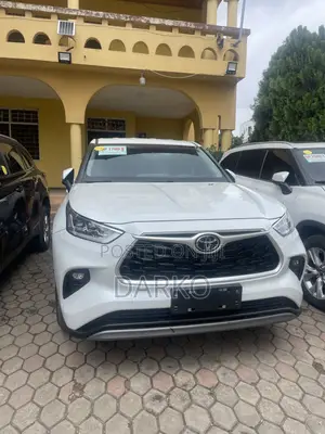 Toyota Highlander XLE AWD 2024 White