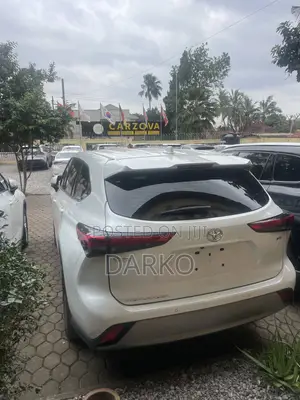 Toyota Highlander XLE AWD 2024 White