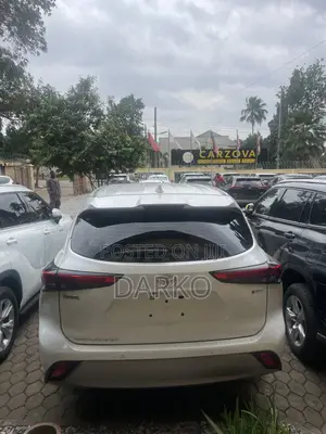 Toyota Highlander XLE AWD 2024 White