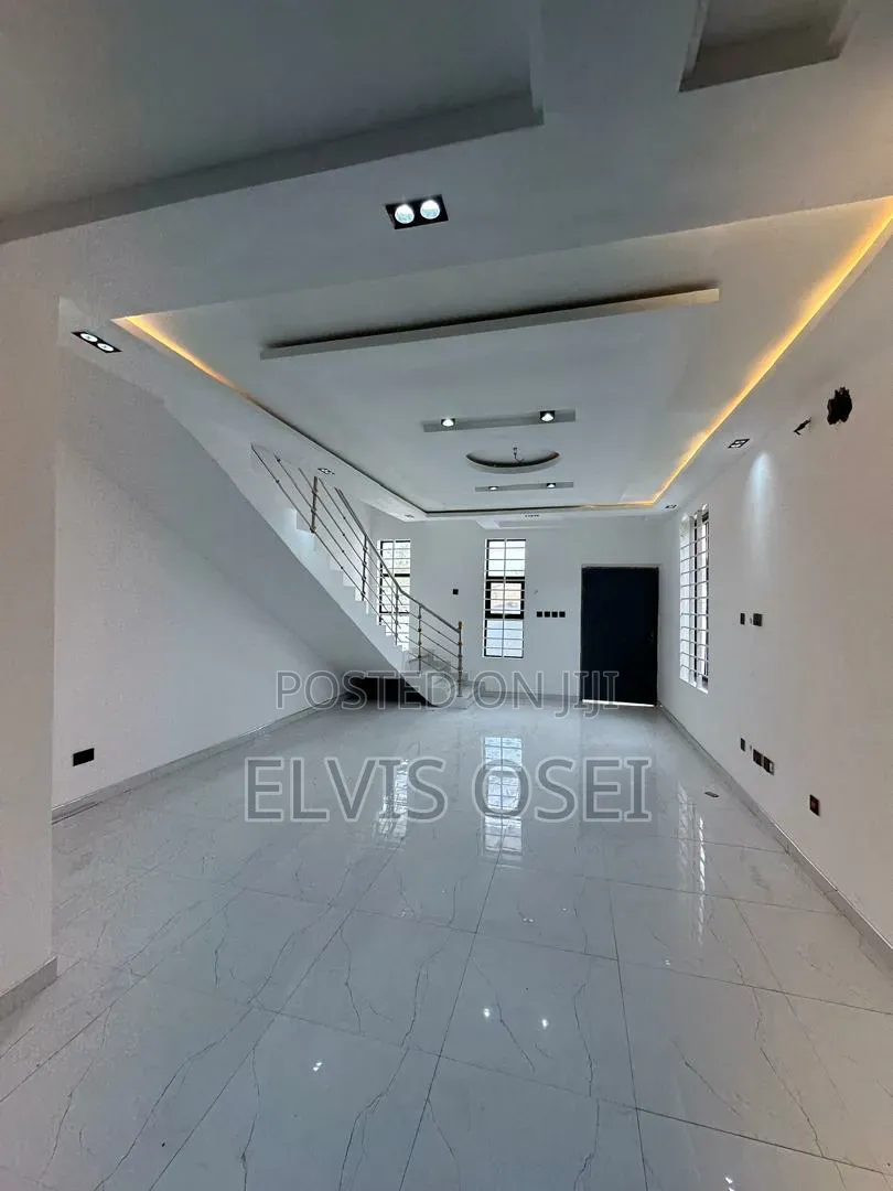 2bdrm House in Oyarefa, Accra Metropolitan for sale