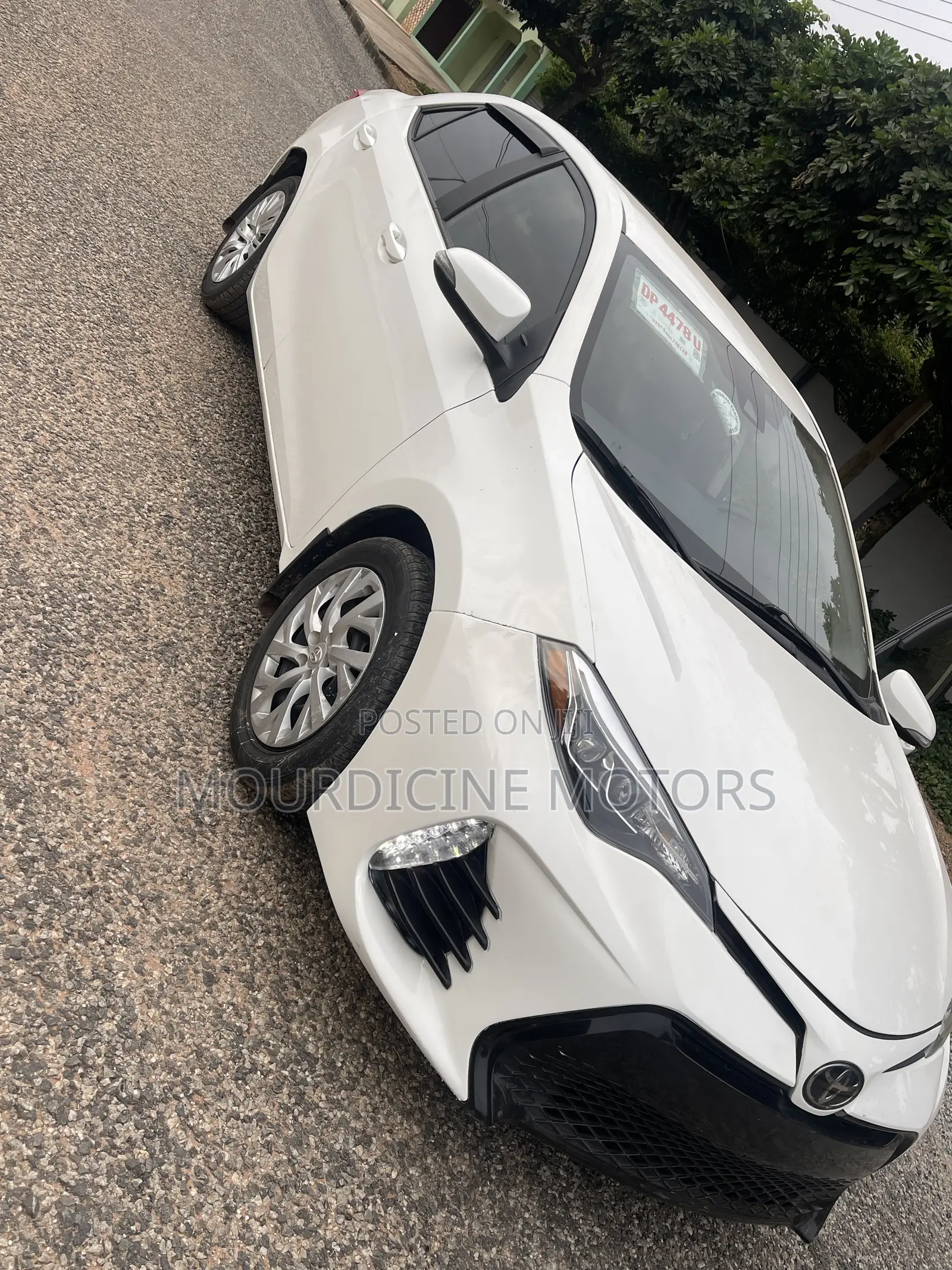 Toyota Corolla SE (1.8L 4cyl 2A) 2019 White