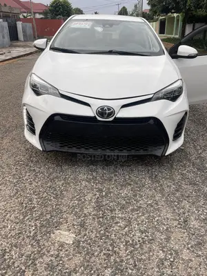 Toyota Corolla SE (1.8L 4cyl 2A) 2019 White