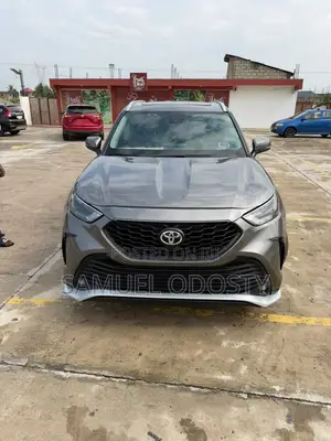 Toyota Highlander XLE 2022 Gray