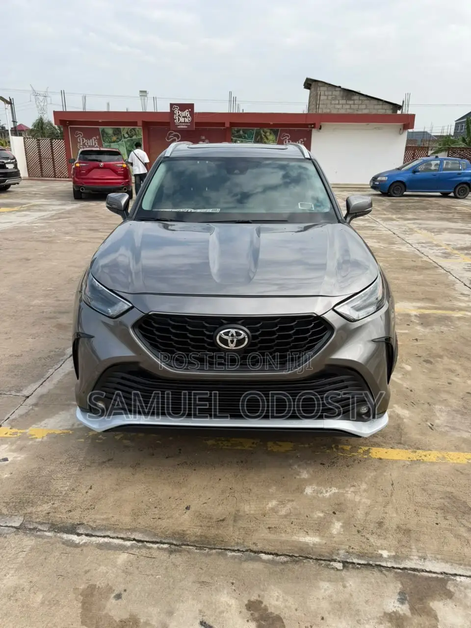 Toyota Highlander XLE 2022 Gray