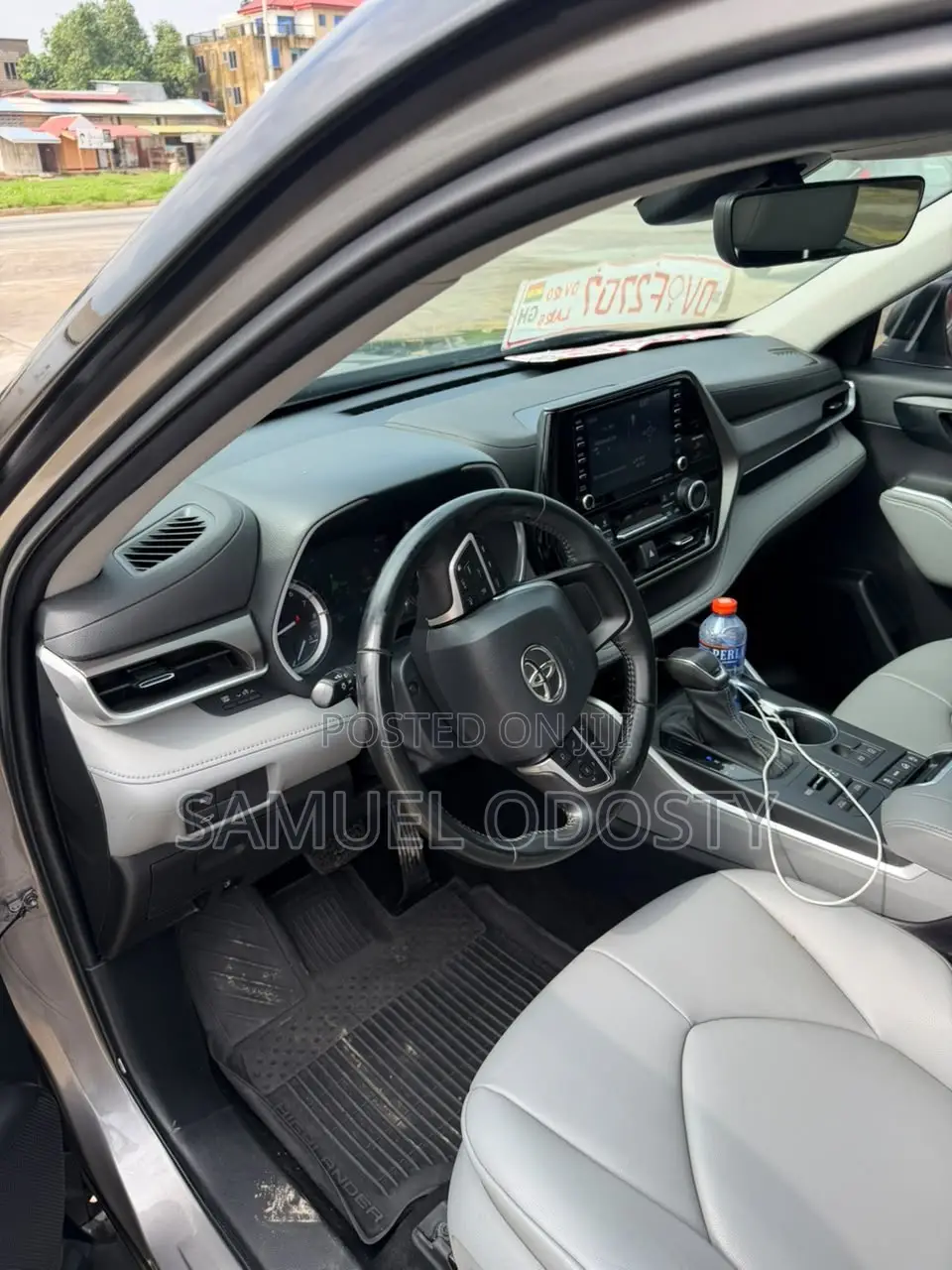 Toyota Highlander XLE 2022 Gray
