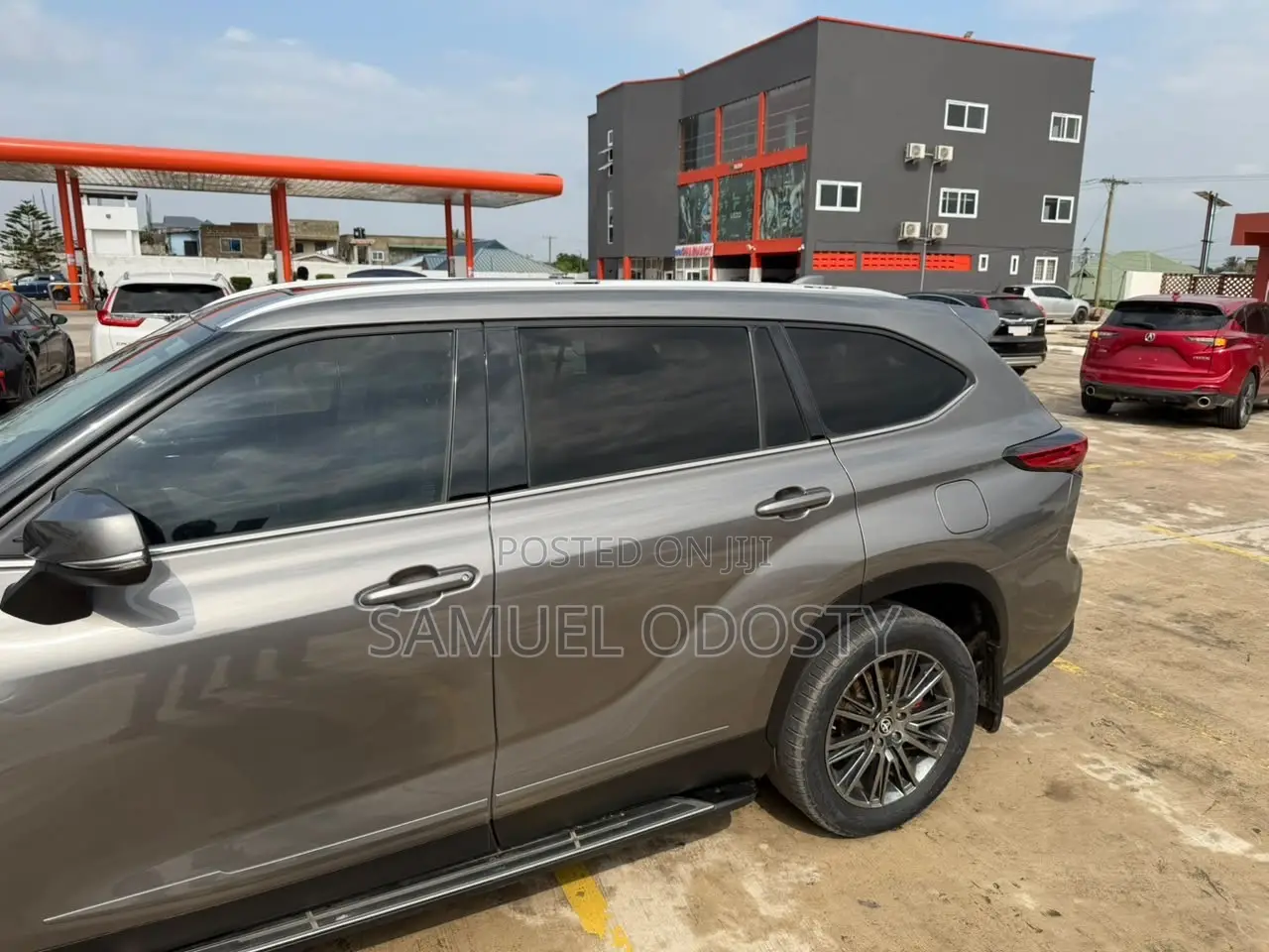 Toyota Highlander XLE 2022 Gray