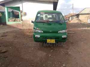 Hyundai H-100 2001 Green