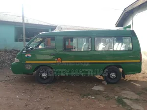 Hyundai H-100 2001 Green