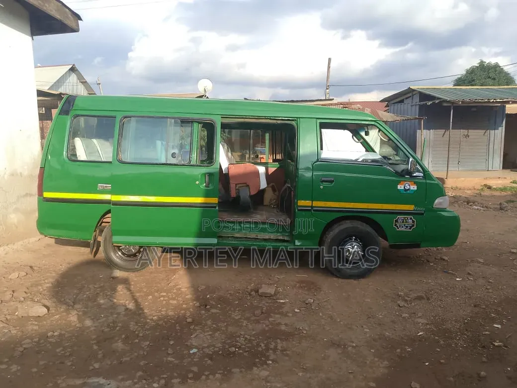 Hyundai H-100 2001 Green
