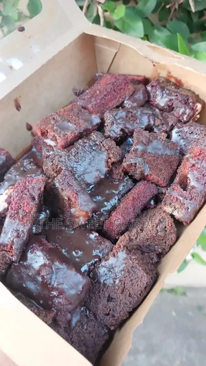 Brownie Bites With Milky Melted Chocolate