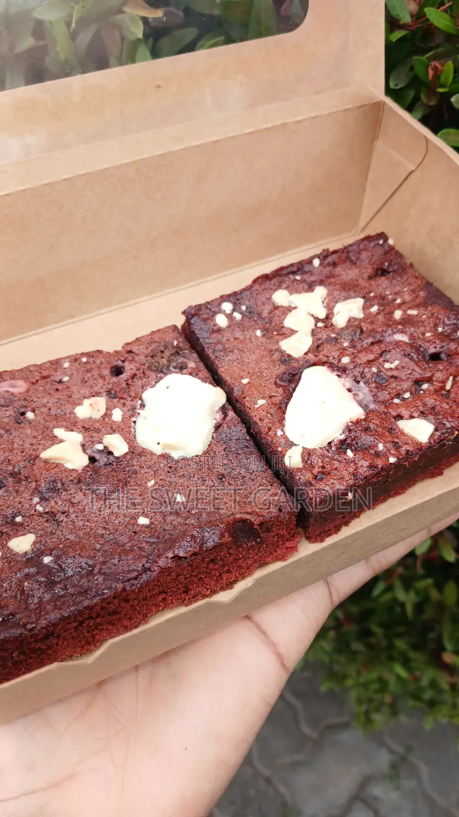 Red Velvet Brownies With White Chocolate