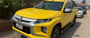 Mitsubishi L200 2019 Yellow