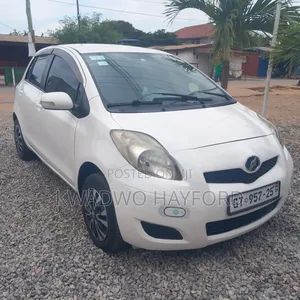 Toyota Vitz 2010 White