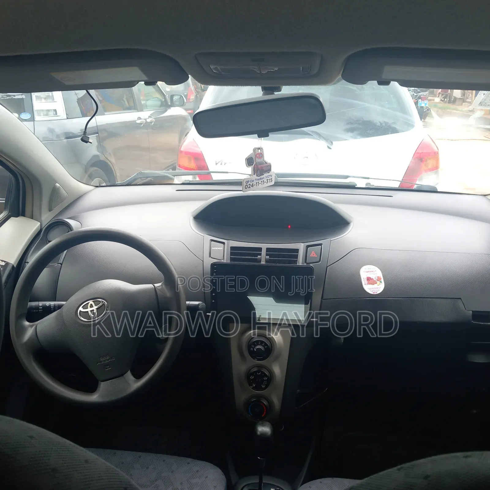 Toyota Vitz 2010 White