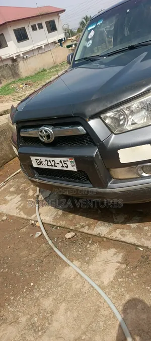 Toyota 4-Runner Limited 4X4 2013 Gray