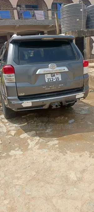 Toyota 4-Runner Limited 4X4 2013 Gray