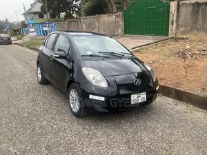 Toyota Vitz 1.0 FWD 5dr 2010 Black