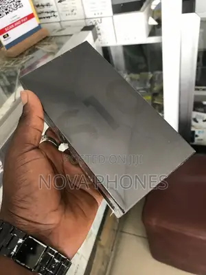 New Samsung Galaxy S10 128 GB Black