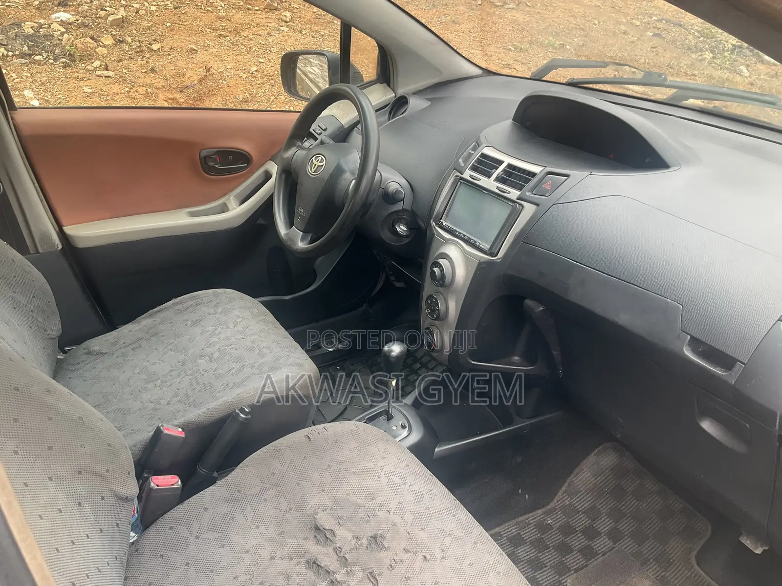 Toyota Vitz 1.0 FWD 5dr 2010 Black