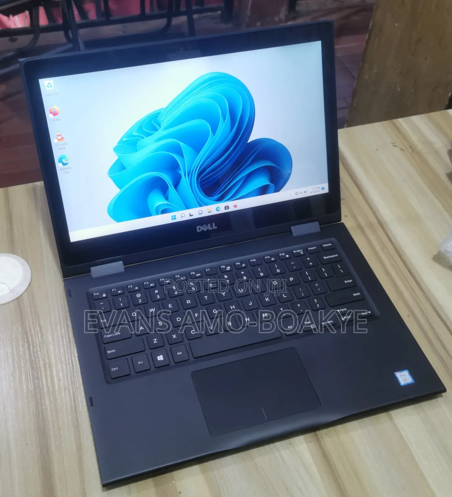 Laptop Dell Latitude 3390 2-in-1 8GB Intel Core i5 HDD 500GB