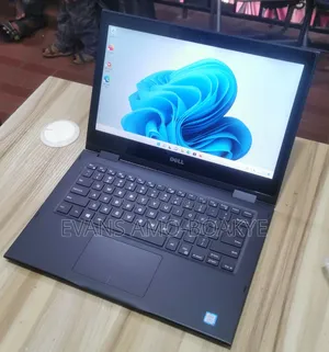 Laptop Dell Latitude 3390 2-in-1 8GB Intel Core i5 HDD 500GB