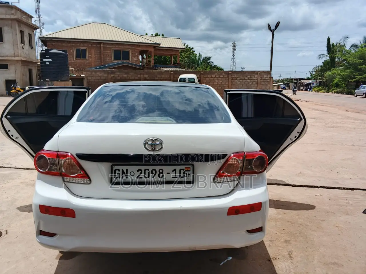 Toyota Corolla 2010 White