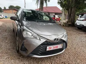 Toyota Vitz 2018 Gray