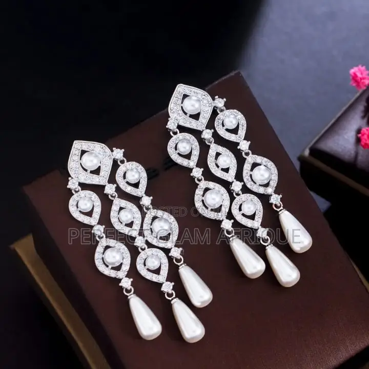 Tassel Pearl Earring