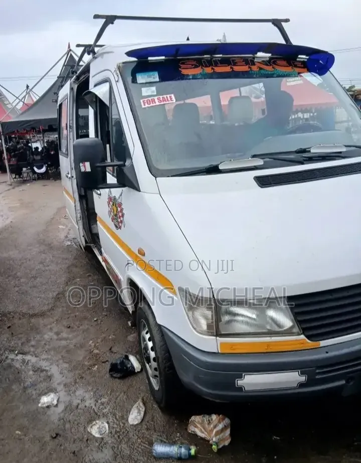 Mercedes-Benz Sprinter 2005 White