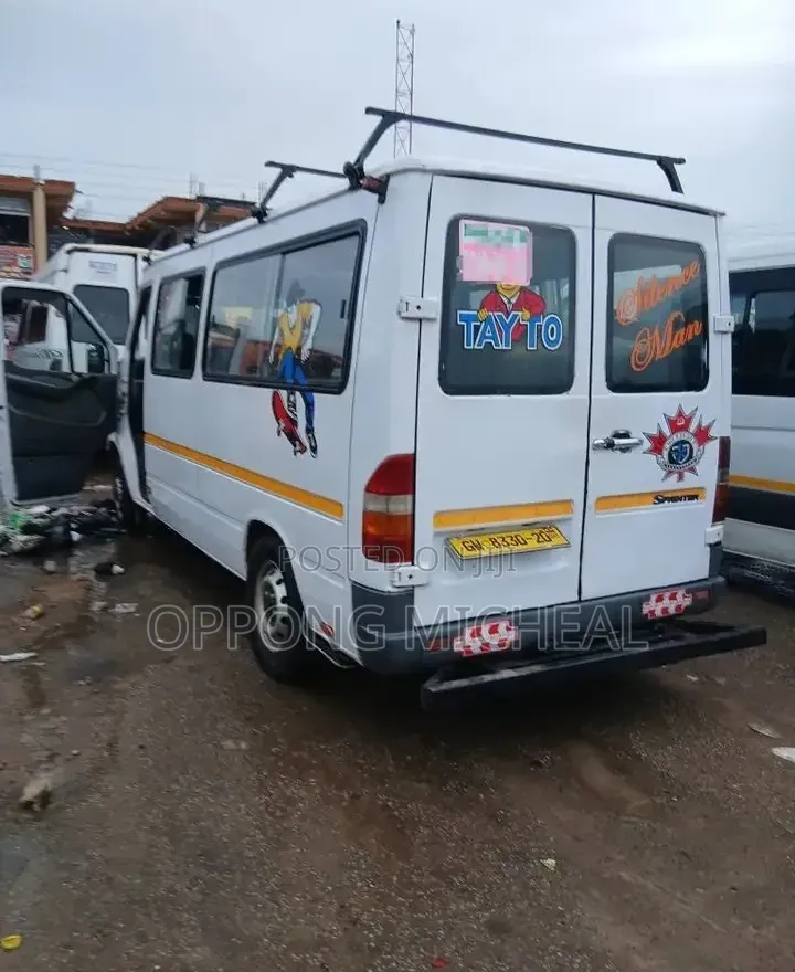 Mercedes-Benz Sprinter 2005 White