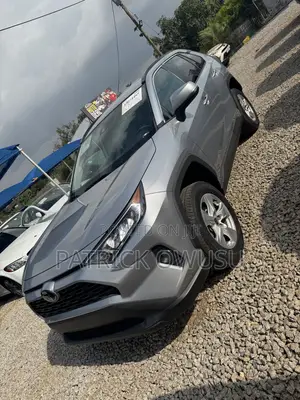 Toyota RAV4 2021 Silver