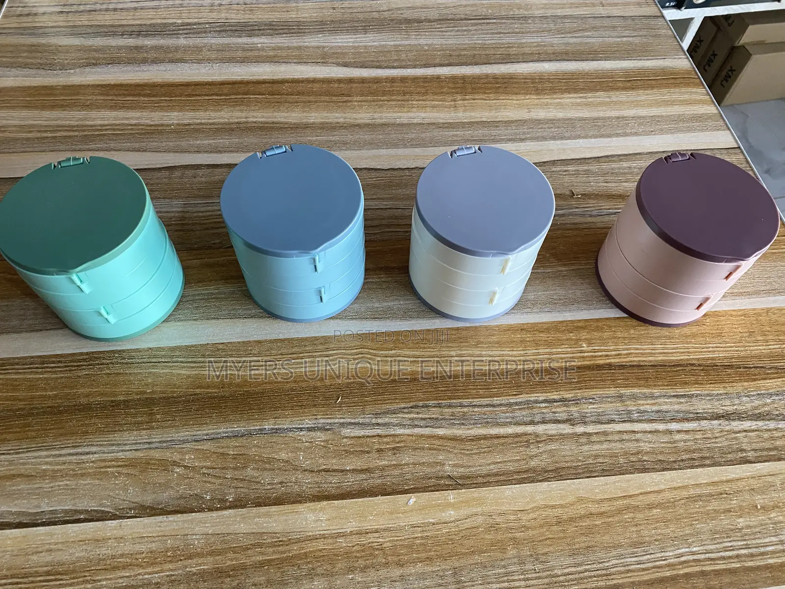 4 Layers Portable Rotating Jewelry Storage Box