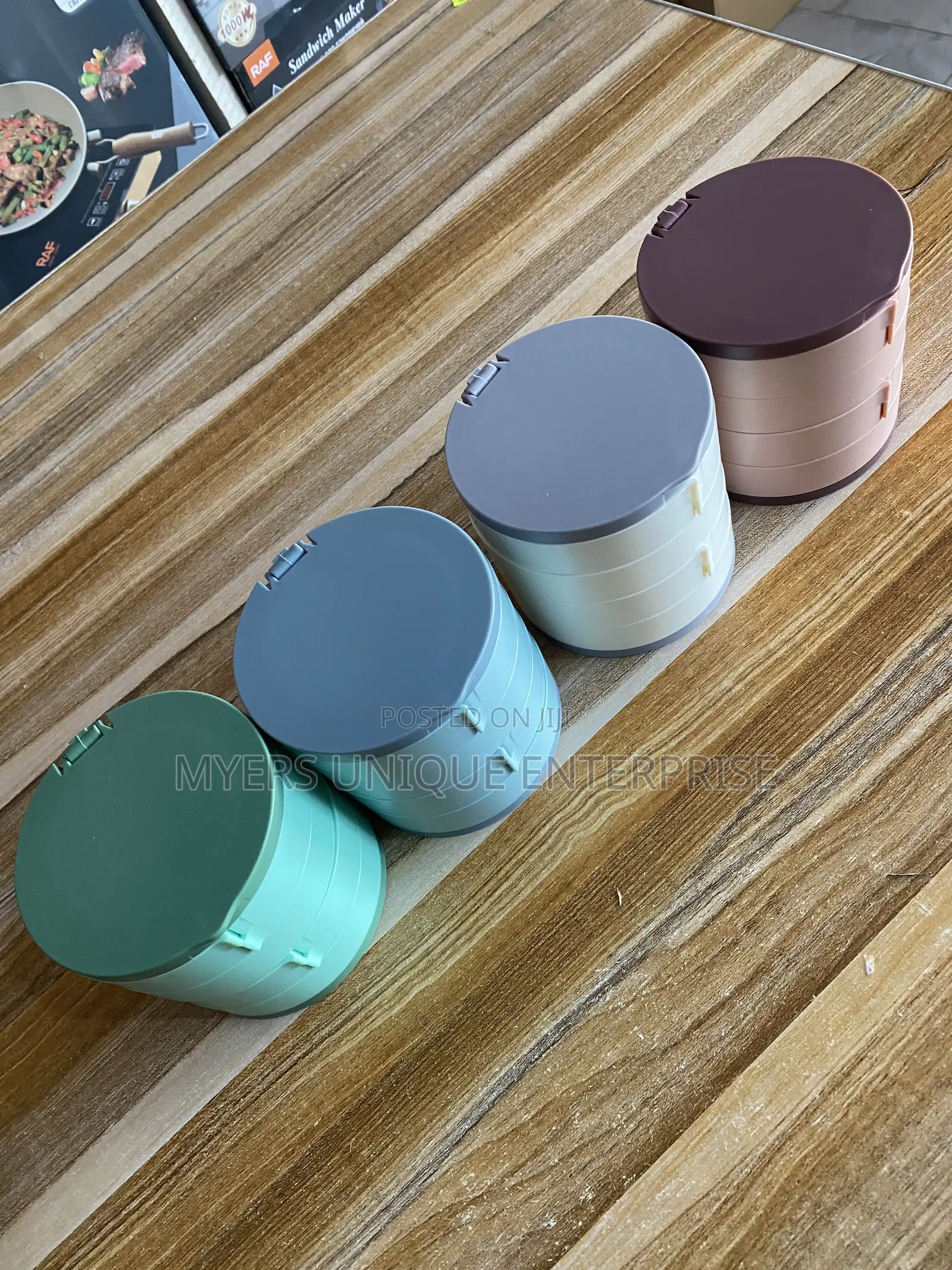 4 Layers Portable Rotating Jewelry Storage Box