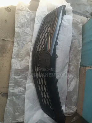Toyota Camry 2012-2014 Top Grille Sports
