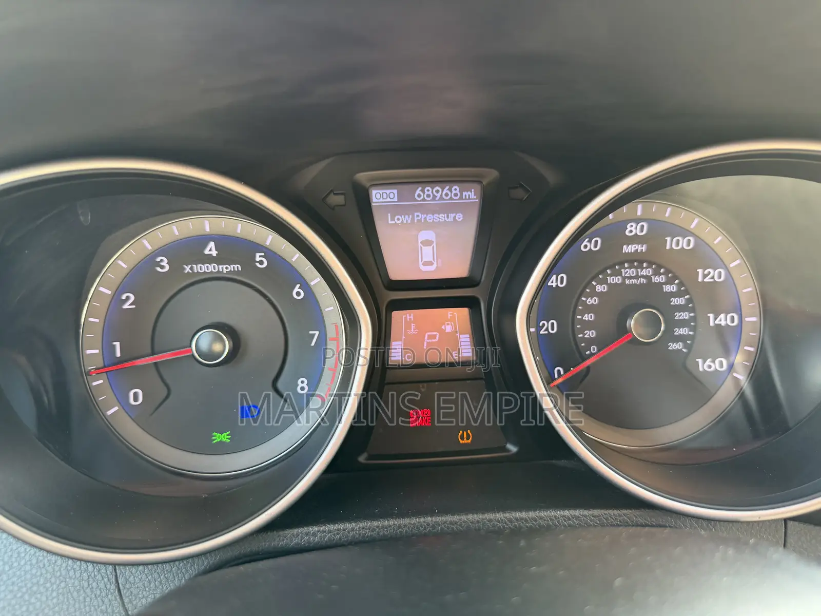 Hyundai Elantra SE Sedan FWD (1.8L 4cyl 6M) 2016 Red