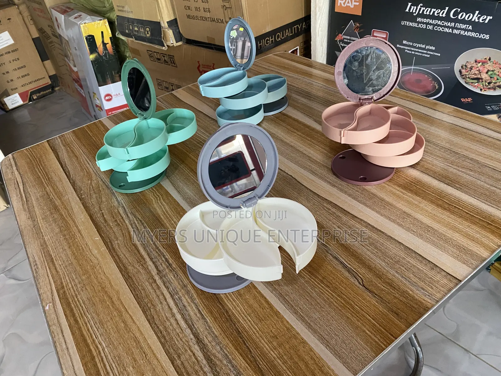Rotating Jewelry Box for Necklace and Bracelet