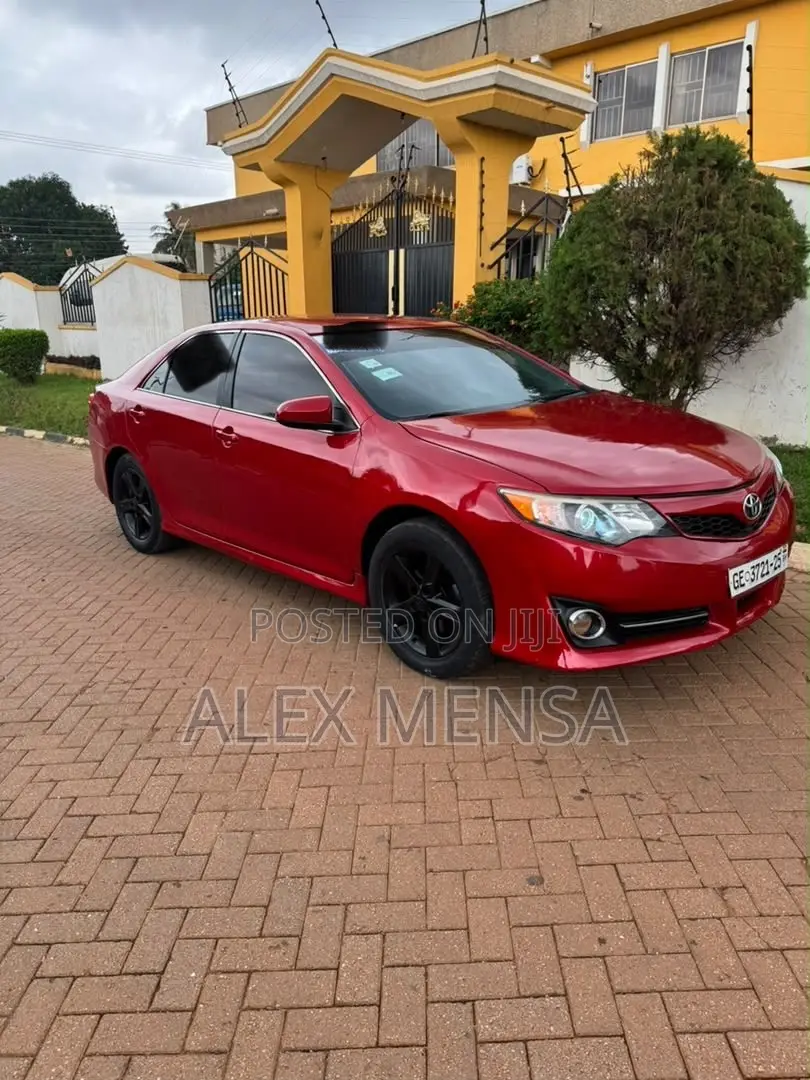 Toyota Camry 2014 Red