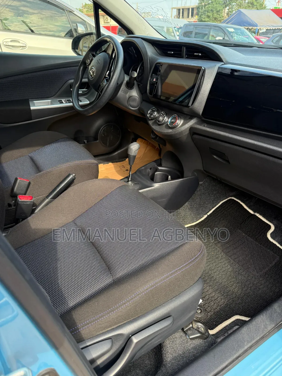 Toyota Vitz 2016 Blue