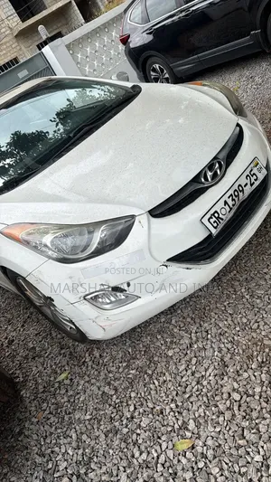 Hyundai Elantra Limited Sedan FWD (1.8L 4cyl 6A) 2013 White