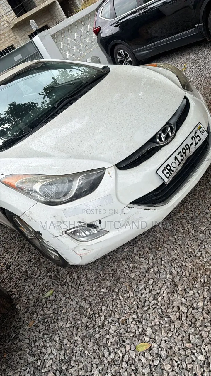 Hyundai Elantra Limited Sedan FWD (1.8L 4cyl 6A) 2013 White