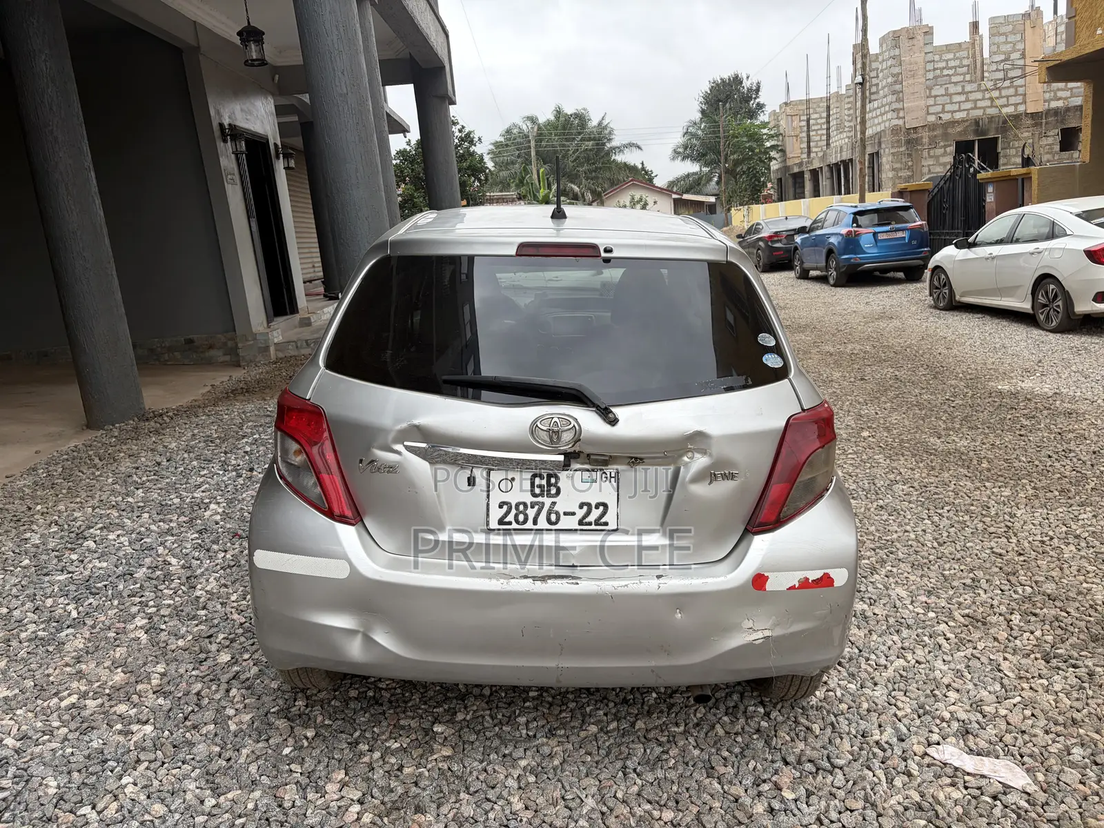 Toyota Vitz 2012 Silver