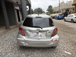 Toyota Vitz 2012 Silver