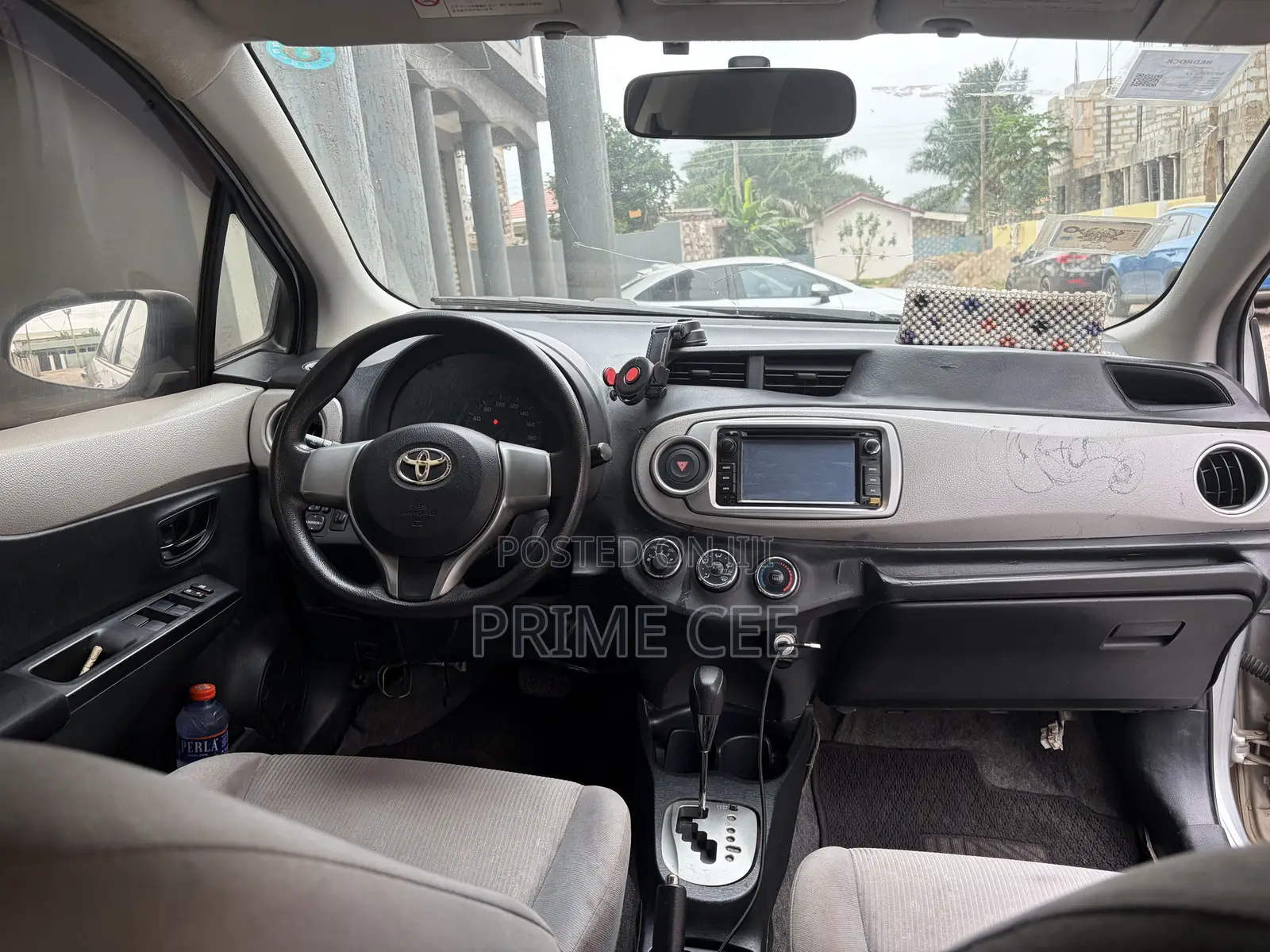 Toyota Vitz 2012 Silver
