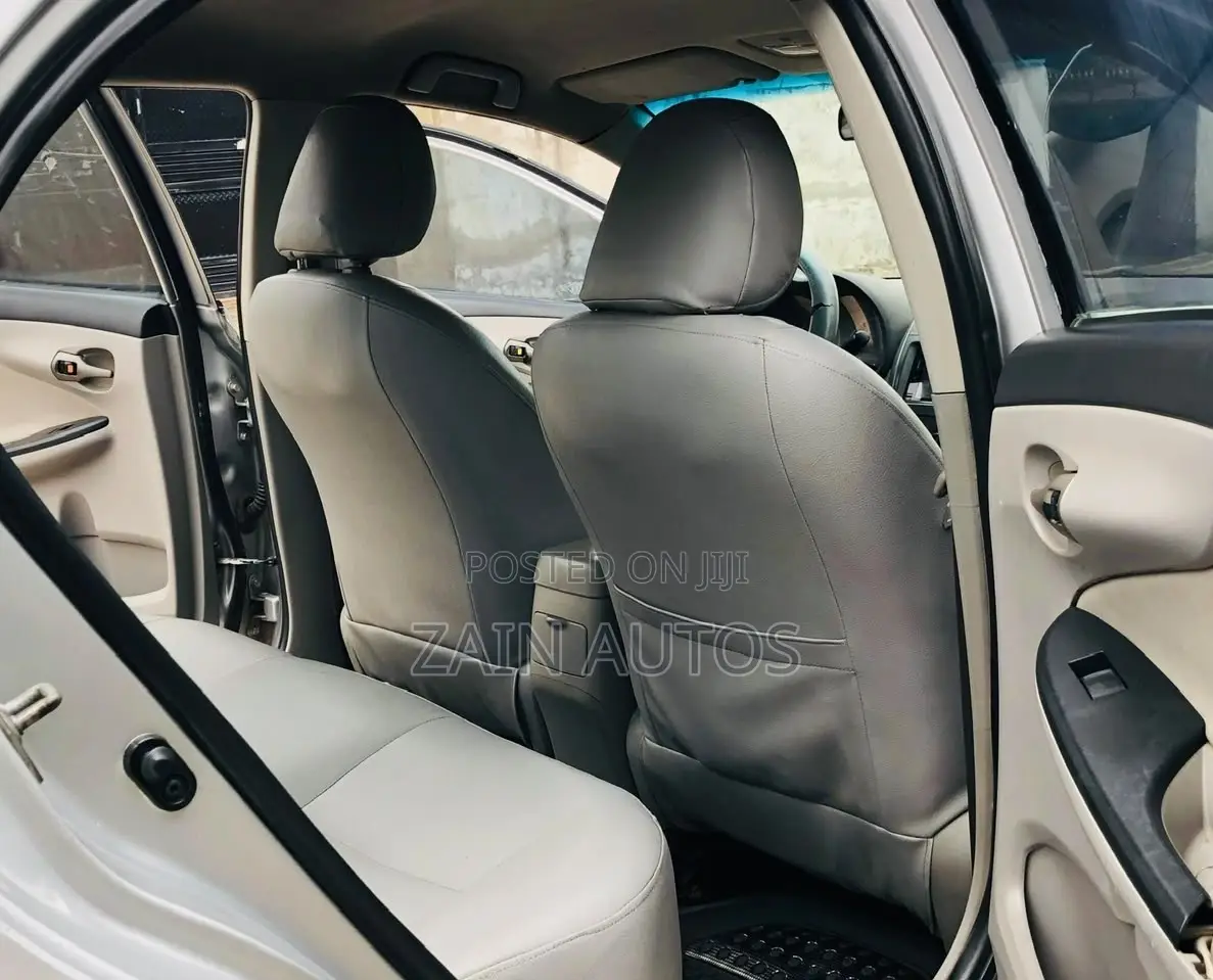 Toyota Corolla 2013 Silver
