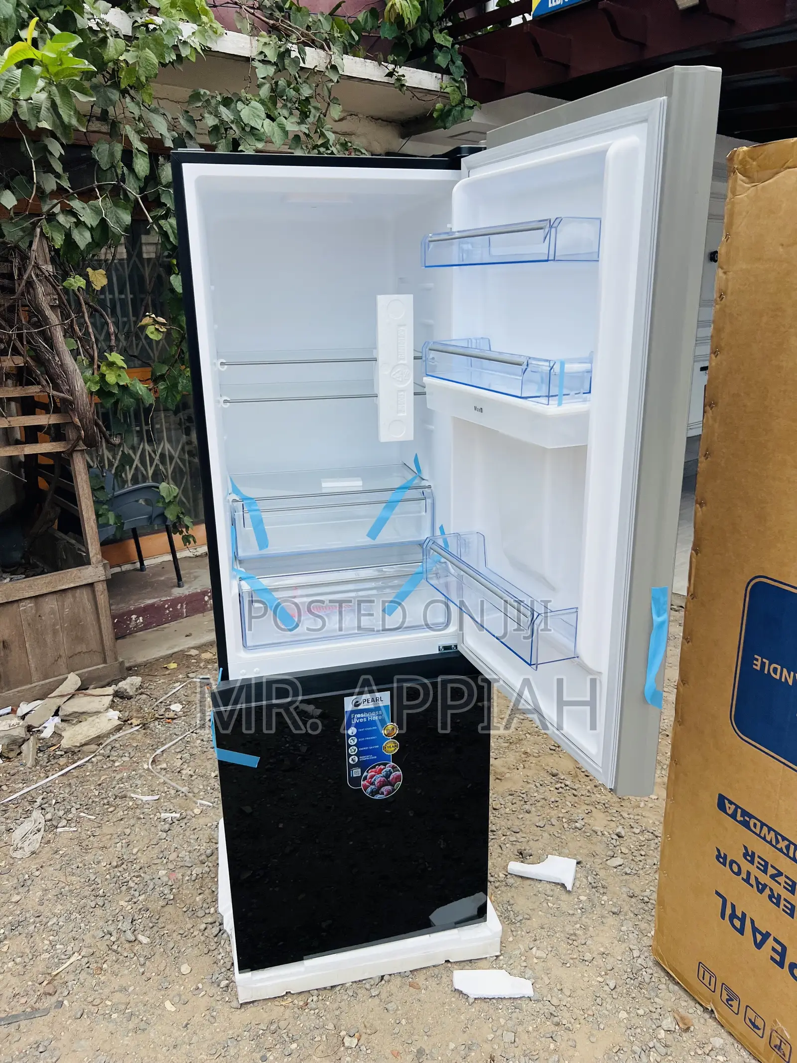 Lovely Design Pearl PF-433BBGWD-A1 Bottom Mount Freezer Fridge(Black)