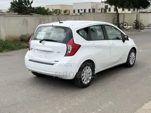 Nissan Versa 1.6 SV 2016 White
