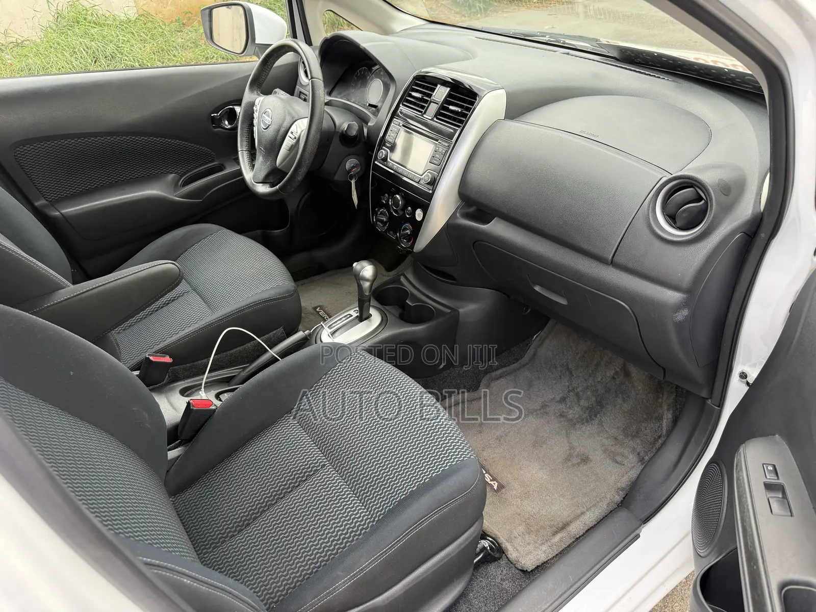 Nissan Versa 1.6 SV 2016 White