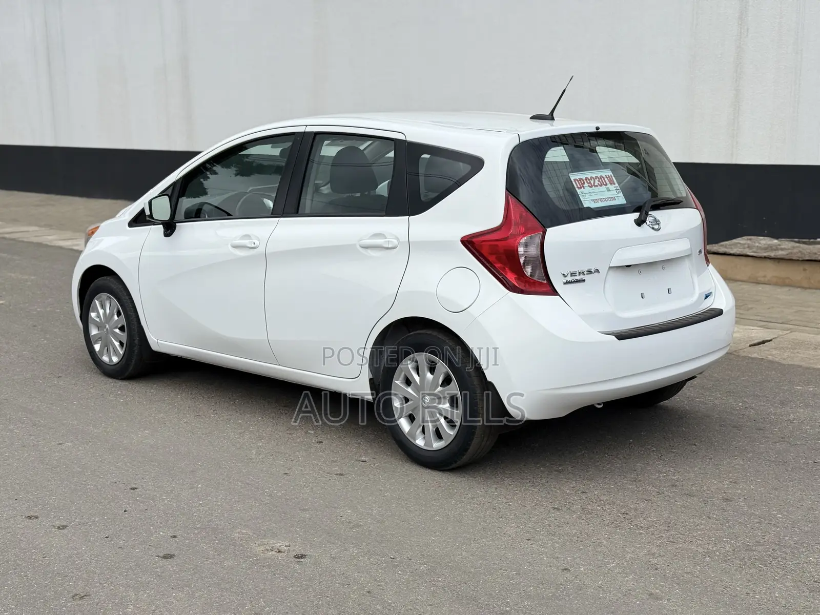 Nissan Versa 1.6 SV 2016 White