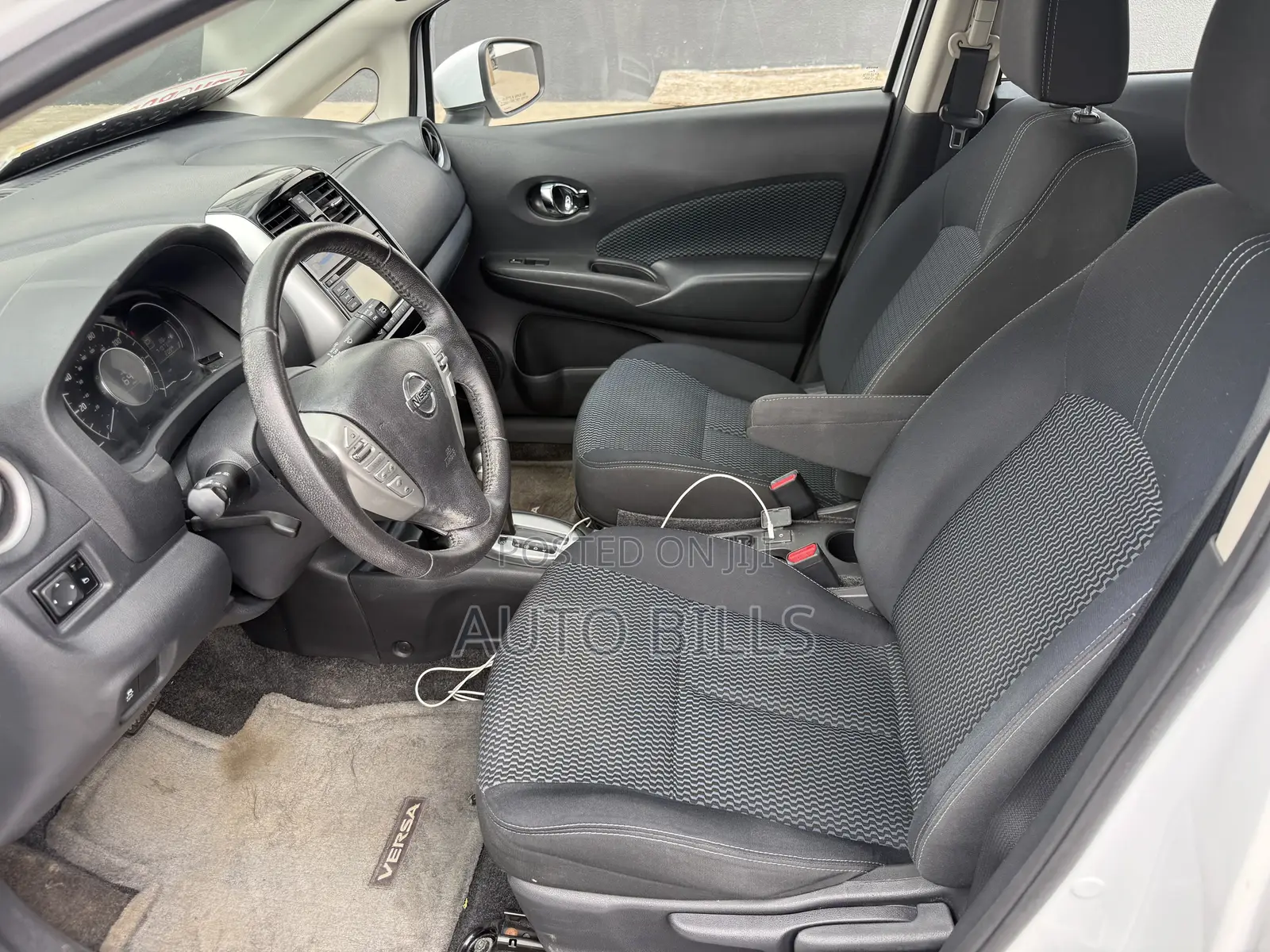 Nissan Versa 1.6 SV 2016 White