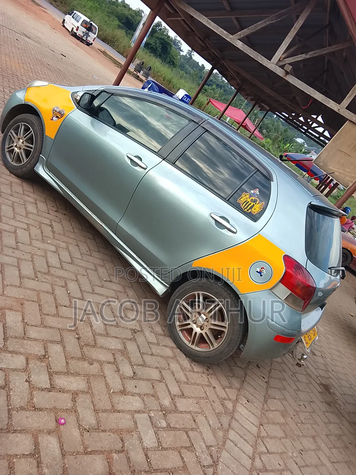 Toyota Vitz 2012 Green